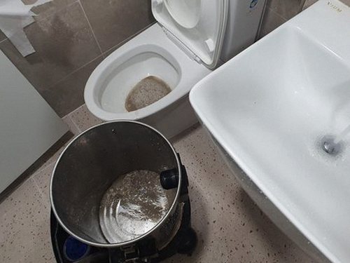 양평 하수구막힘 배수구 주변의 물 고임과 배수 상태를 확인하는 현장 점검
